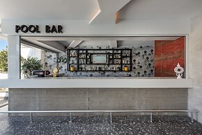 White City Beach - Adults Only