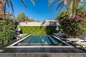 White City Beach - Adults Only