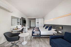 White City Beach - Adults Only