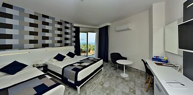 White City Beach - Adults Only