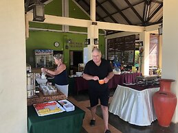 Lanta Seafront Resort