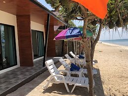 Lanta Seafront Resort