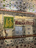 Flamingo Hotel by The Lake