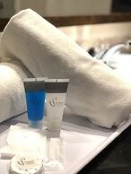 Flamingo Hotel by The Lake