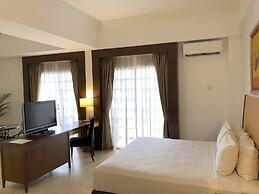 Flamingo Hotel by The Lake