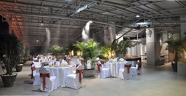 The Central Court Hotel