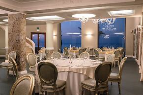Marina Holiday Hotel & Spa