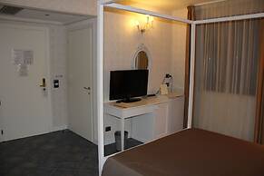 Marina Holiday Resort & Spa