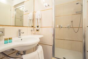 Marina Holiday Resort & Spa