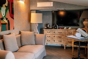 Marina Holiday Hotel & Spa