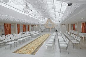 Business Hotel Avrora