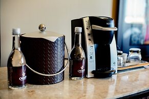 Overton Hotel and Conference Center