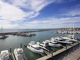Mantra Geraldton