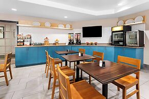 Country Inn & Suites by Radisson, Macon North, GA