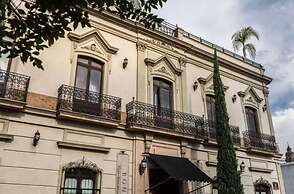 Casa Pedro Loza