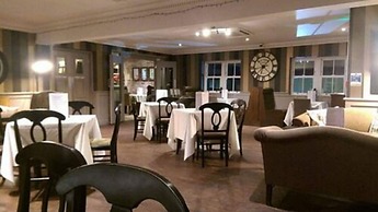 Honest Lawyer Hotel