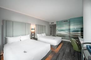 Coast Coal Harbour Vancouver Hotel by APA