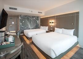 Coast Coal Harbour Vancouver Hotel by APA