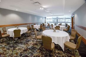 Coast Coal Harbour Vancouver Hotel by APA