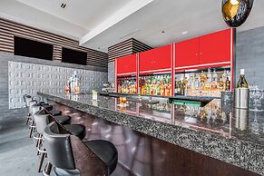 Coast Coal Harbour Vancouver Hotel by APA