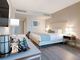 Coast Coal Harbour Vancouver Hotel by APA