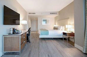 Coast Coal Harbour Vancouver Hotel by APA