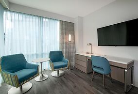 Coast Coal Harbour Vancouver Hotel by APA