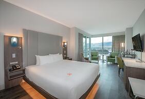 Coast Coal Harbour Vancouver Hotel by APA