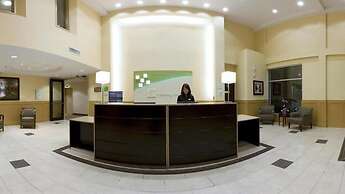 Holiday Inn Hotel & Suites Surrey East Cloverdale, an IHG Hotel