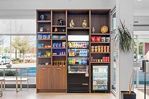 Holiday Inn Hotel & Suites Surrey East Cloverdale by IHG