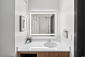 Holiday Inn Hotel & Suites Surrey East Cloverdale by IHG