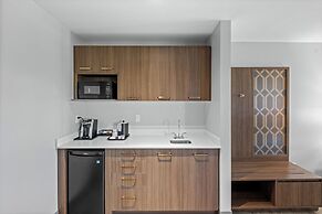 Holiday Inn Hotel & Suites Surrey East Cloverdale by IHG