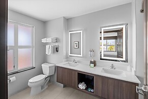 Holiday Inn Hotel & Suites Surrey East Cloverdale by IHG