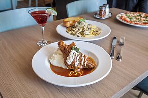 Holiday Inn Hotel & Suites Surrey East Cloverdale by IHG