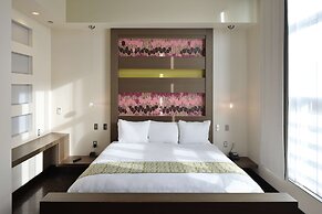 Tulyp, Tapestry Collection by Hilton