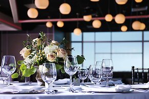 Tulyp, Tapestry Collection by Hilton