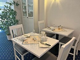 Baltic Hotel