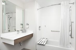 Holiday Inn Express & Suites Newport S by IHG