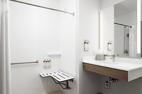 Holiday Inn Express & Suites Newport S by IHG