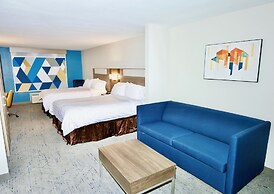 Holiday Inn Express Hotel and Suites St. Charles by IHG