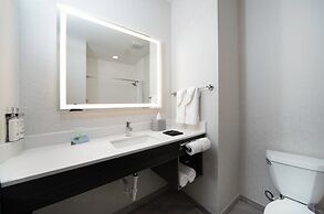 Holiday Inn Express Hotel and Suites St. Charles by IHG
