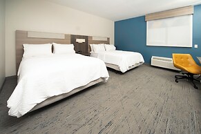 Holiday Inn Express Hotel and Suites St. Charles by IHG