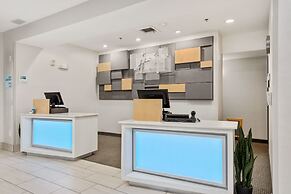Holiday Inn Express Hotel and Suites West Valley by IHG