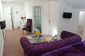 St John's Lodge (incl off-site health club)