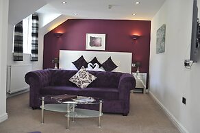 St John's Lodge (incl off-site health club)