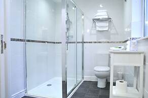 St John's Lodge (incl off-site health club)