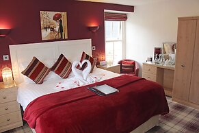 St John's Lodge (incl off-site health club)