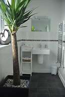 St John's Lodge (incl off-site health club)