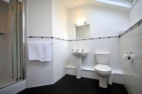 St John's Lodge (incl off-site health club)