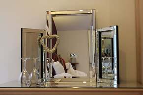 St John's Lodge (incl off-site health club)